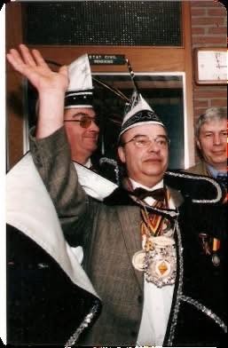 - Prince en 1987
- Roi en 2002