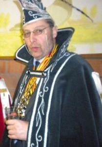 - Prince en 1993
- Roi en 2008